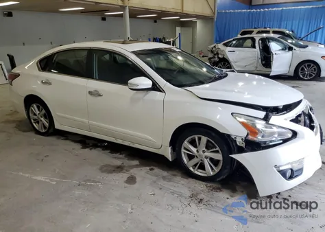 2015 Nissan Altima 2.5 z USA, uszkodzony, nr VIN 1N4AL3APXFC570402